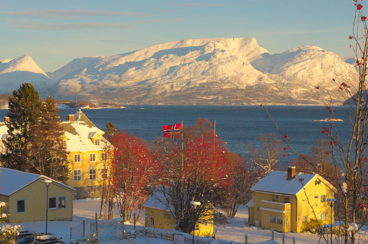 Guest house Solhov, Castle Of The Lyngen Alps Lyngseidet