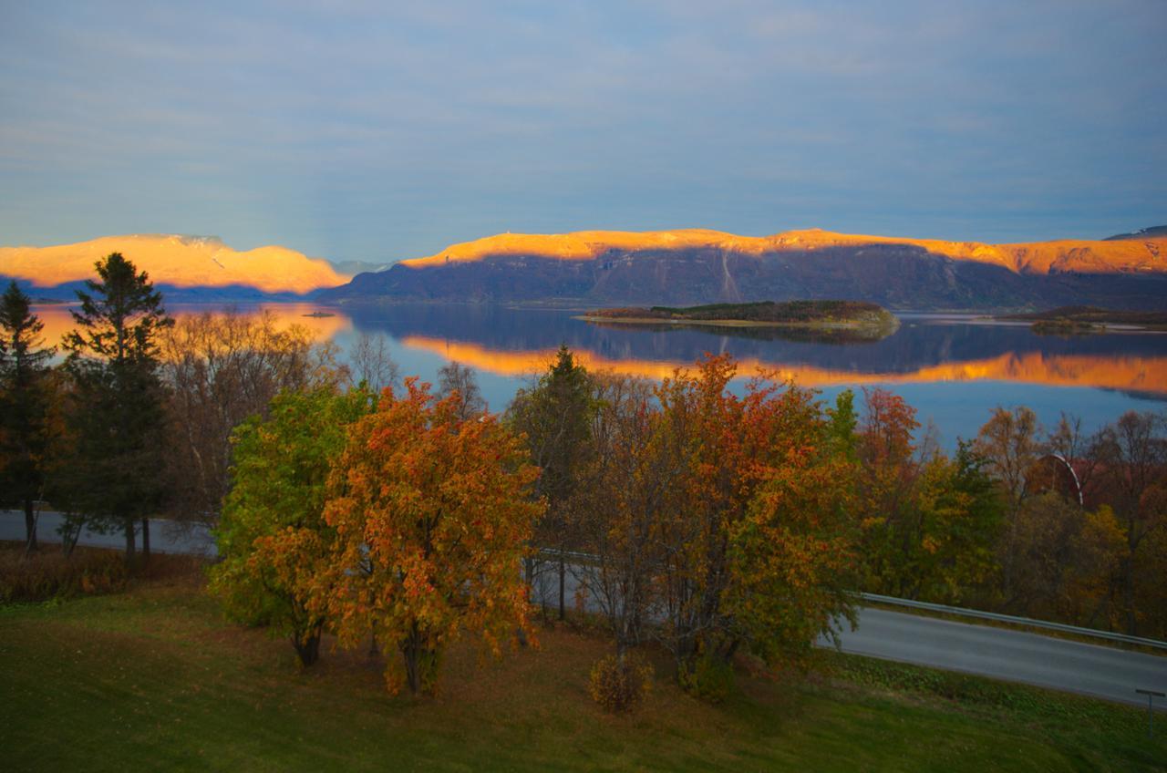 Solhov, Castle Of The Lyngen Alps Guest house Lyngseidet